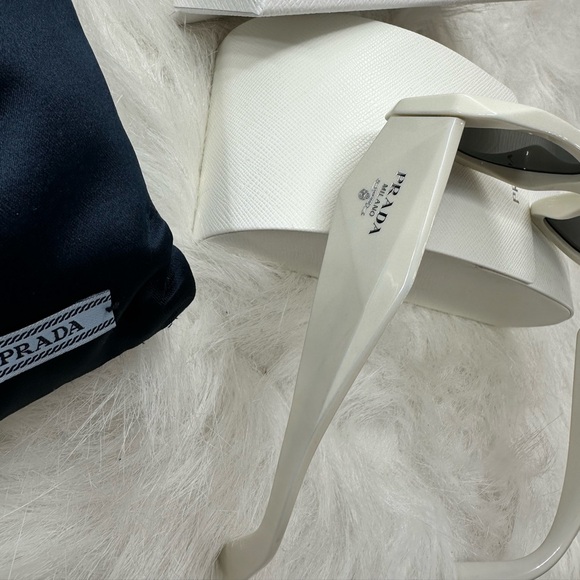 Prada PR17WS Sunglasses - Picture 5 of 5
